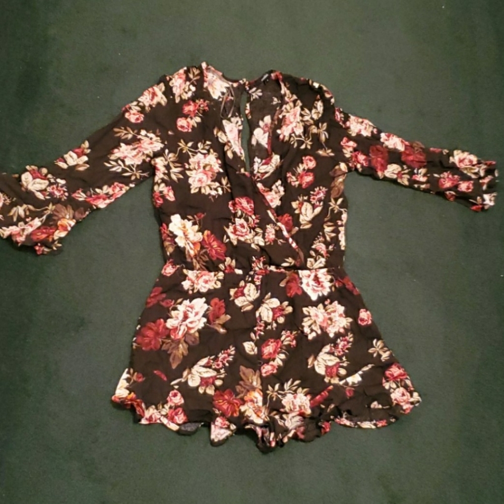 Floral Romper - Picture 2 of 5